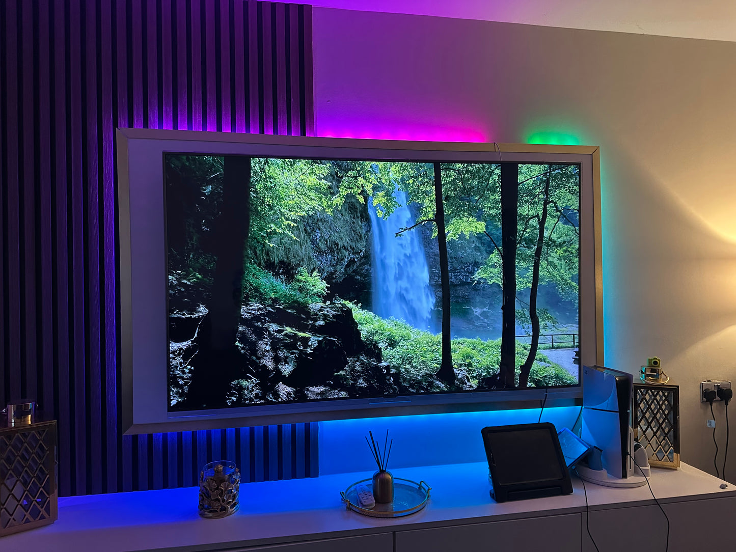 Lumara TV screen protector, waterfall scene playing